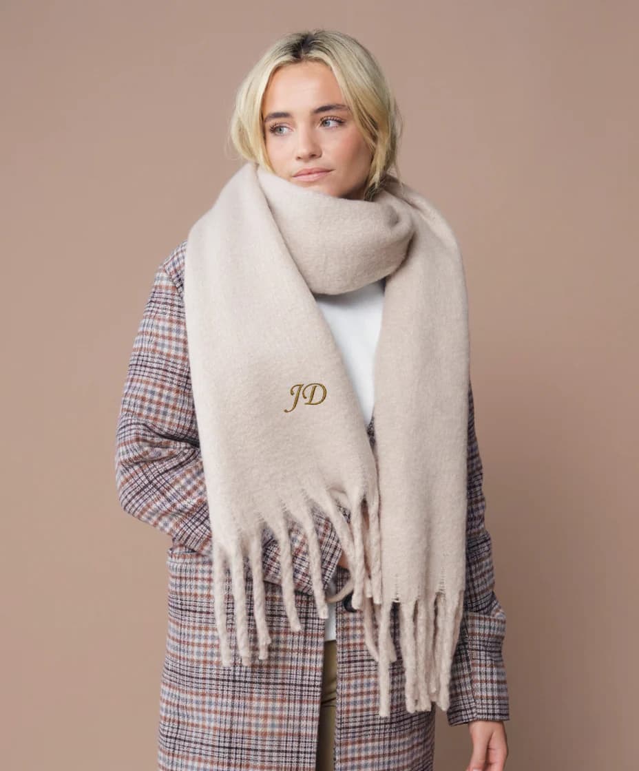 Premium Fluffy scarf thumbnail 5