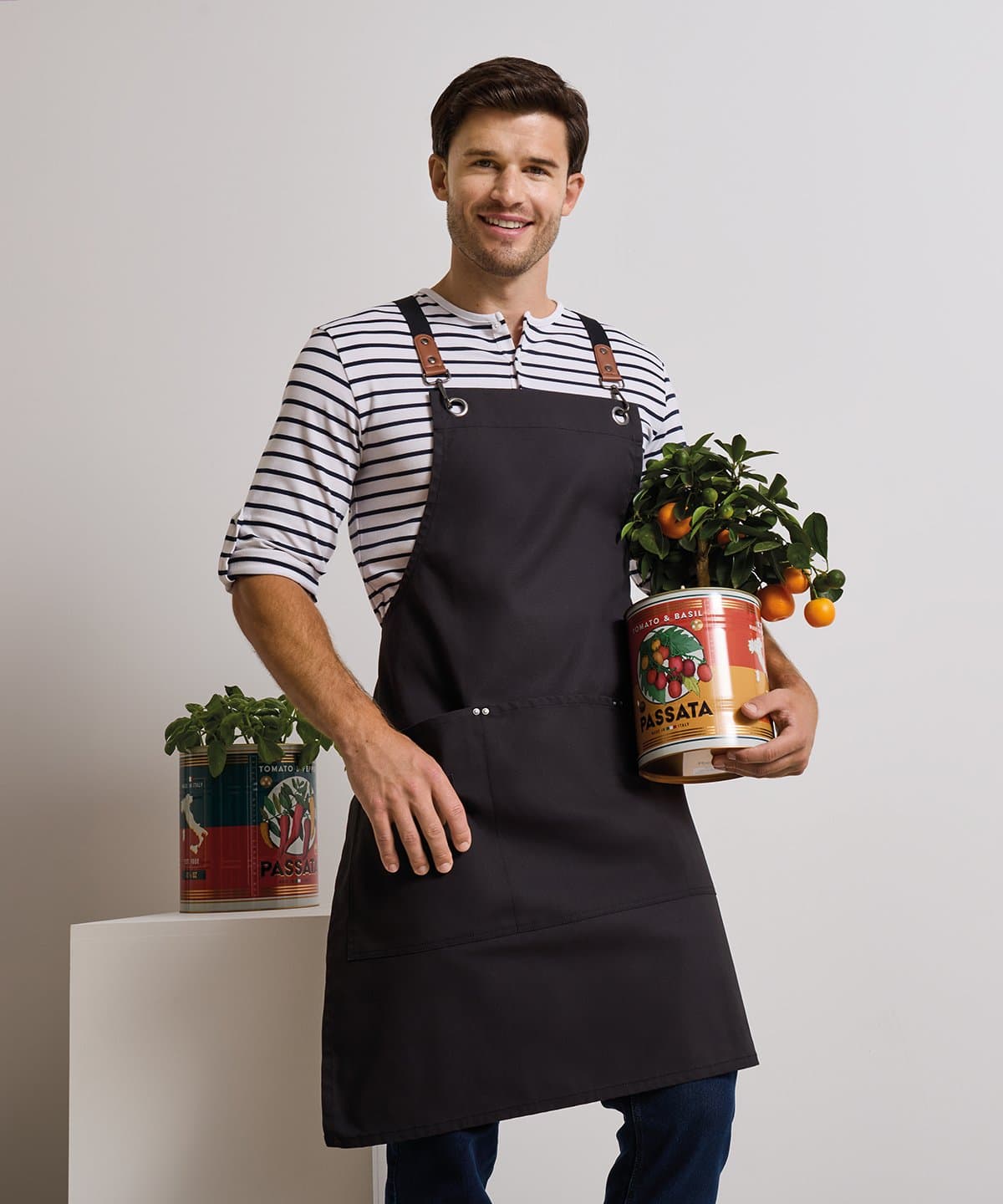 Premium Personalised embroidered Apron with pockets thumbnail 2