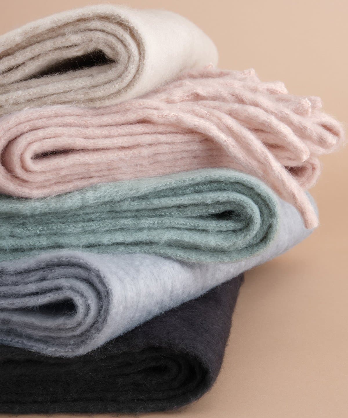 Premium Fluffy scarf thumbnail 3